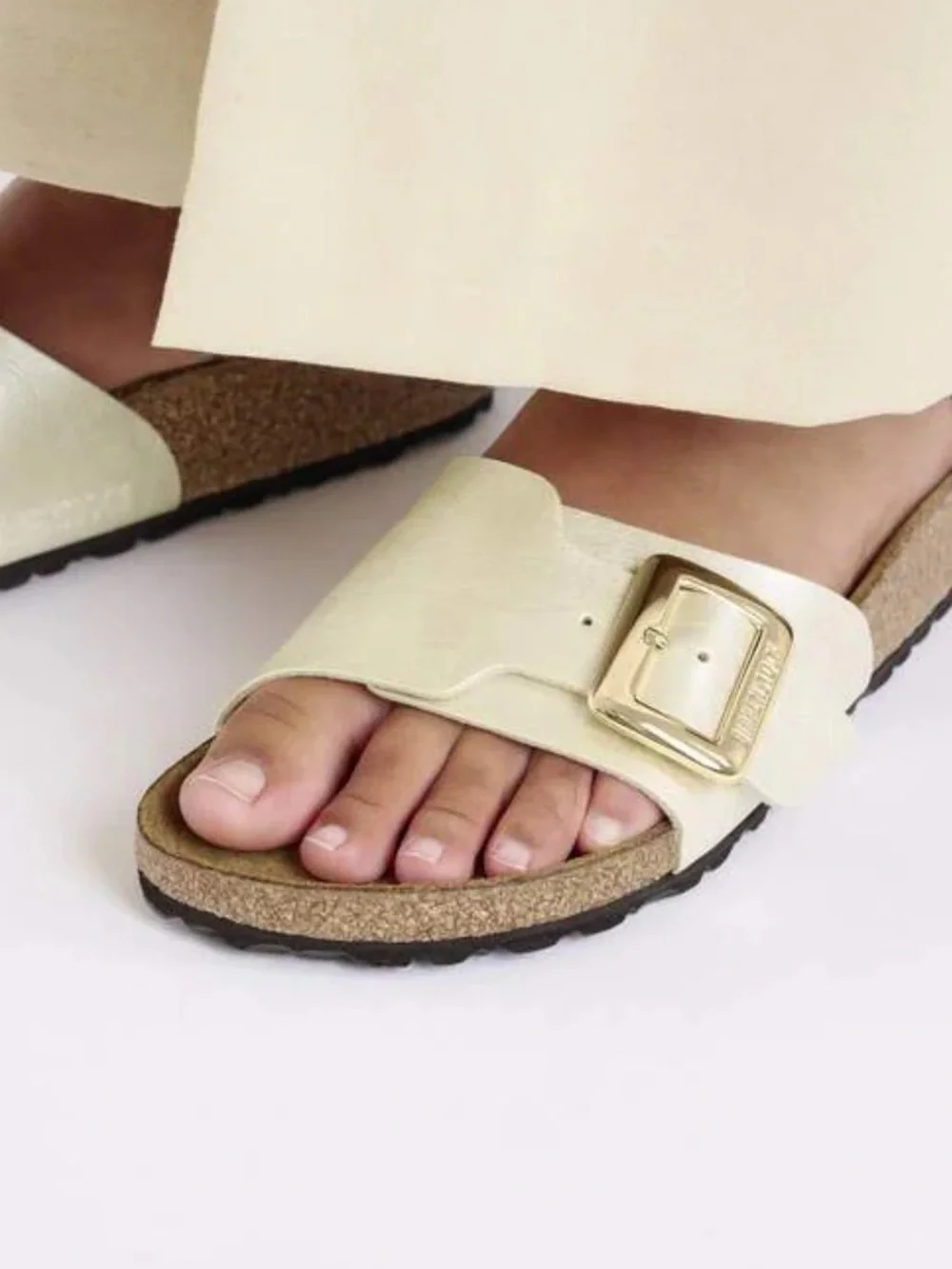 Birkenstock Catalina Luxe Buckle Birko-Flor patent sand size 40 US 9-9.5 gently